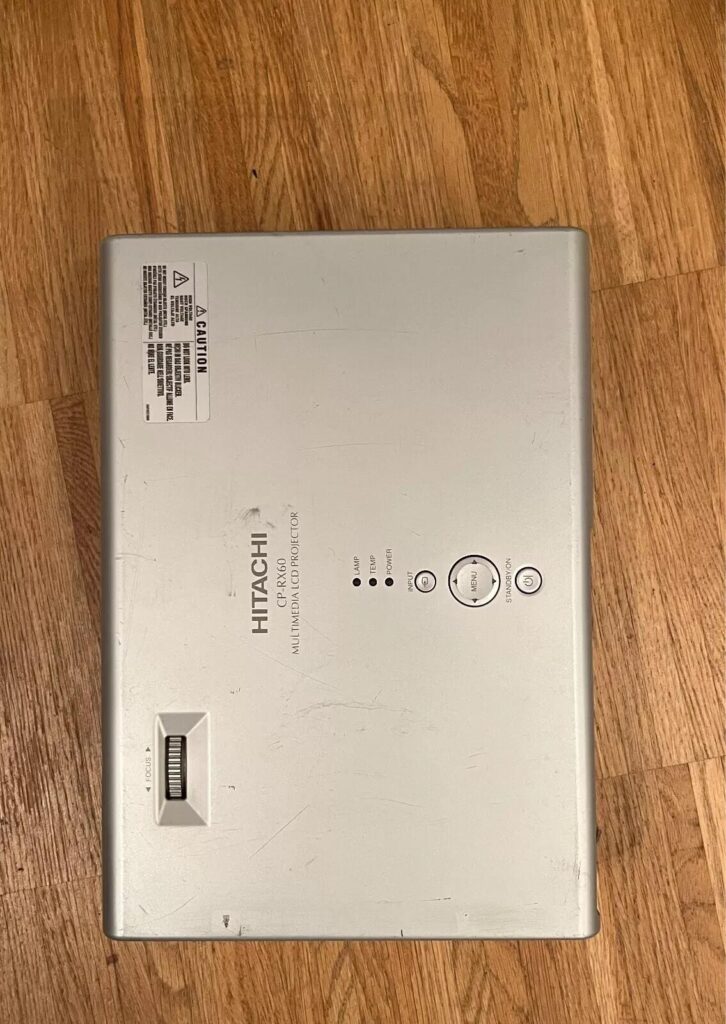 Hitachi CP RX60 Beamer Projektor für Heimkinos und Präsentationen | mit Zubehör